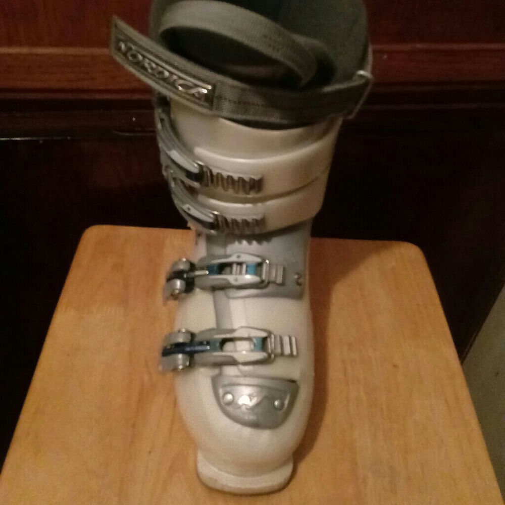 Nordica 8W Easy Move Women's Ski Boots